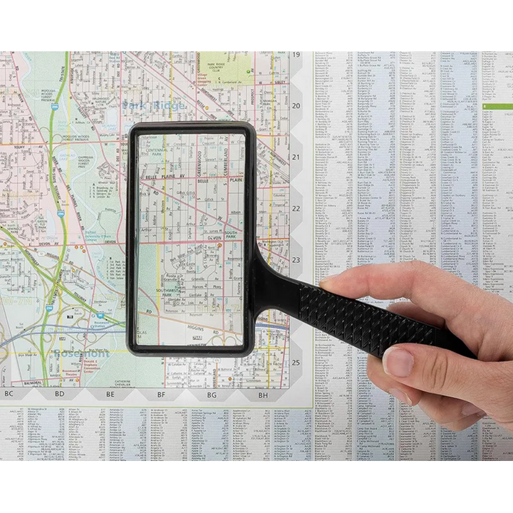 Et rektangulært håndholdt forstørrelsesglas