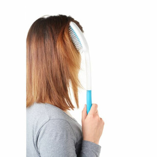 Langskaftet ergonomisk hårbørste til nedsat bevægelighed og ældre