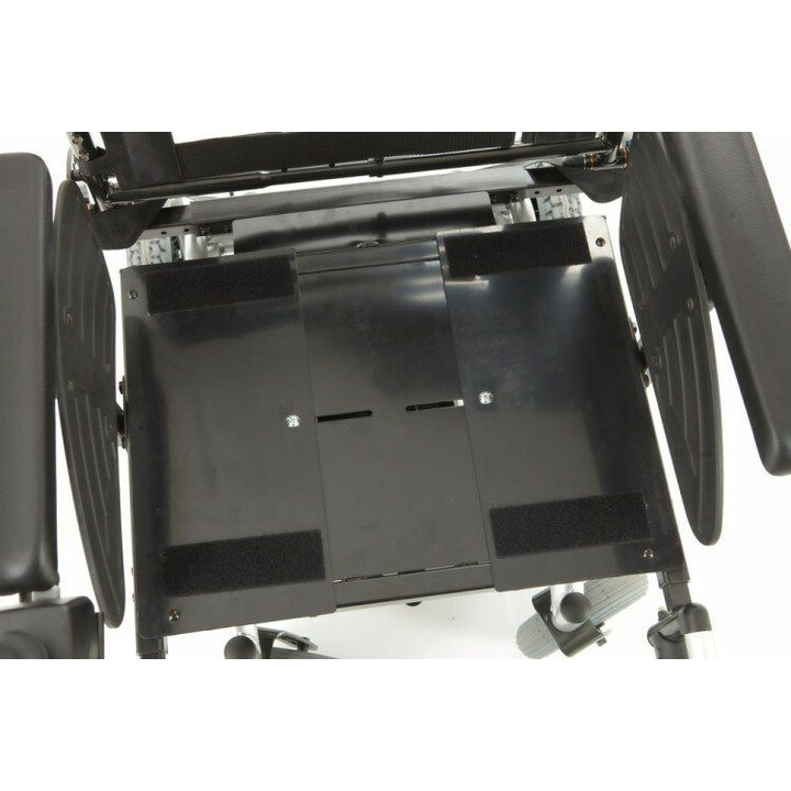 Taurus sähköpyörätuoli säädettävällä istuimella ja 40km toimintasäteellä