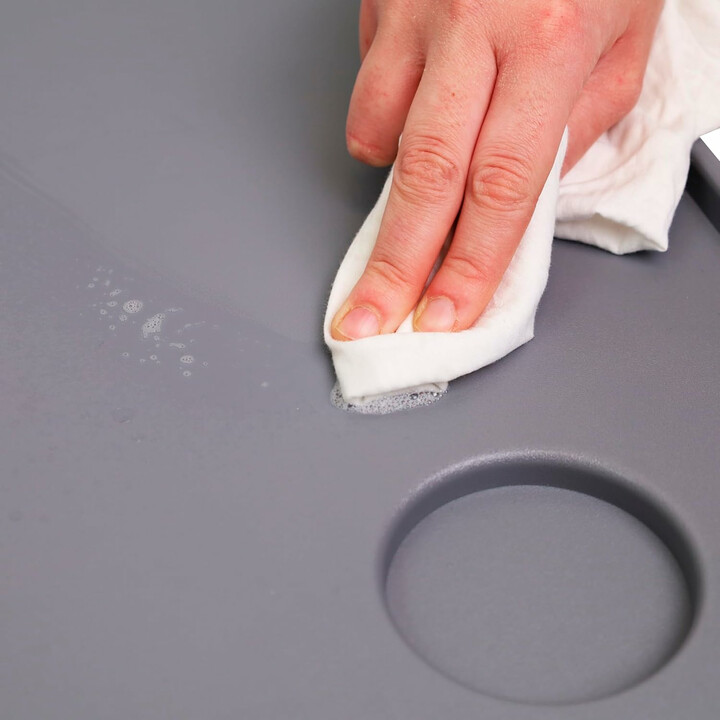 Aftagelig, let kørestolsbakke med kopholder