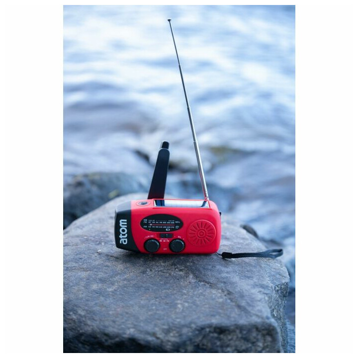 Nødradio med lys og flere strømmuligheder