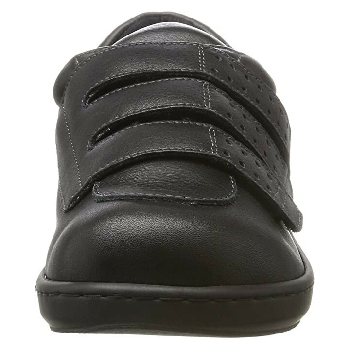 Seniorin kävelykenkä