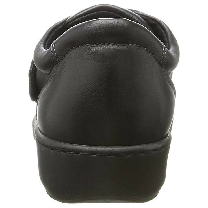 Seniorin kävelykenkä